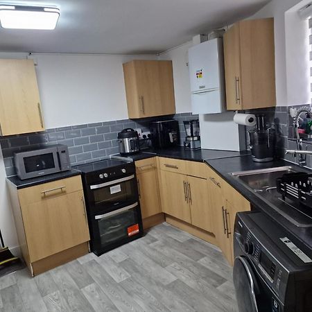 One Room In Stoke Newington Лондон Екстериор снимка