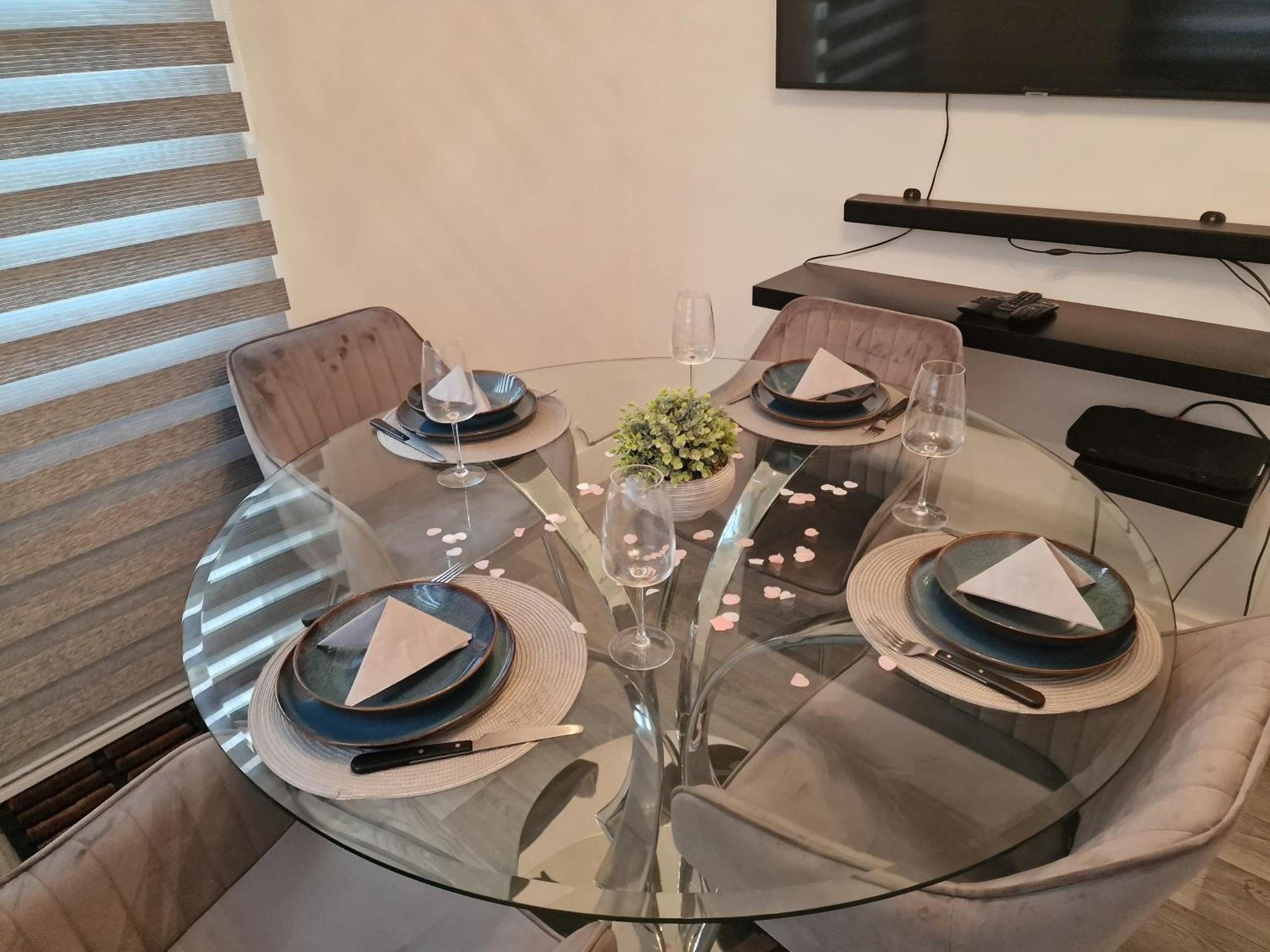 One Room In Stoke Newington Лондон Екстериор снимка