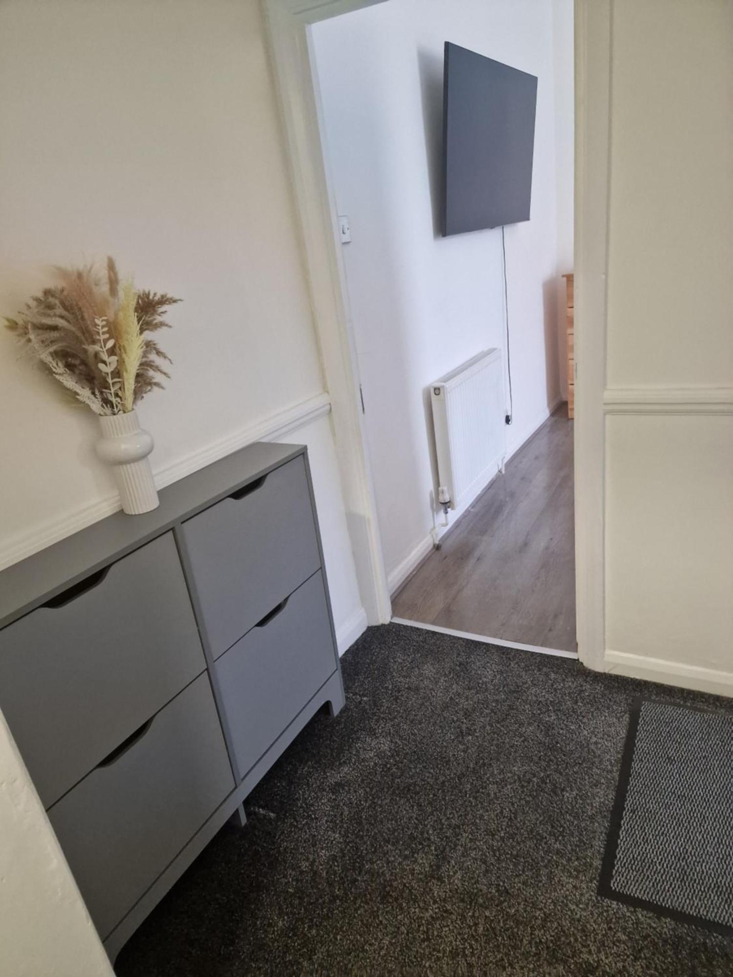 One Room In Stoke Newington Лондон Екстериор снимка